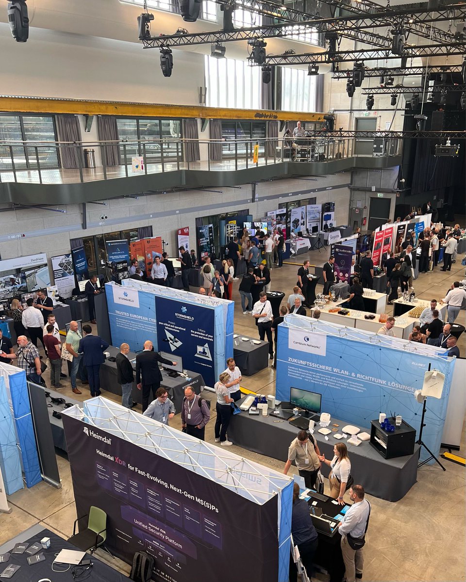 ALLNETGmbH's tweet photo. Der #ALLNETICT24 ist im vollen Gange, nach einer Mittagspause mit leckerem Eis ging es frisch gestärkt weiter. Wir wünschen Ihnen eine weiterhin tolle Zeit mit inspirierenden und informativen Gesprächen mit unseren Ausstellern! ✨ https://t.co/rNkmlU21Ng
