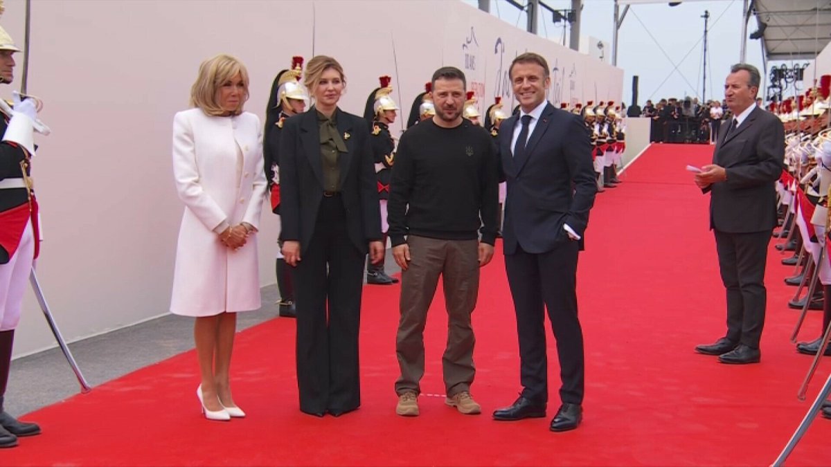 BFMTV's tweet image. 🔴 EN DIRECT
Débarquement en Normandie: Volodymyr Zelensky accueilli à Omaha Beach
l.bfmtv.com/C39o