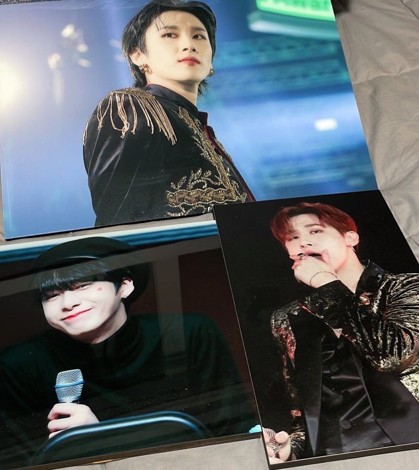 형원이와 창균이 액자를 무나합니다!!
1. 창균 A3 아크릴 ⭕️
2. 창균 A4 아크릴❌
3. 형원 25*25 아크릴⭕️

예쁜 아기고양이와 아기거북이를 데려가실 분은 디엠주세요! 택배비+박스비만 받고 보내드립니당💕