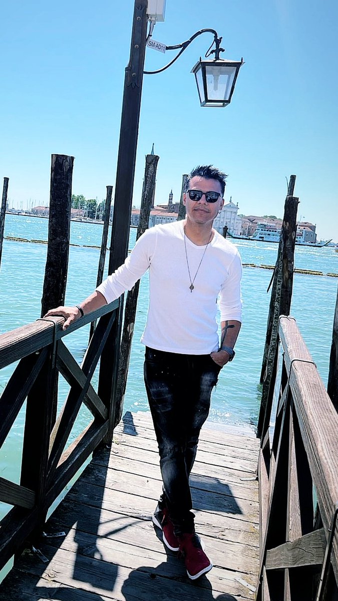 Axeltavarez's tweet photo. #traveling #venezia https://t.co/gMrzWuxYSk