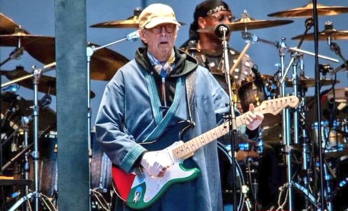 ShaykhSulaiman's tweet photo. 79 YEAR OLD ERIC CLAPTON PLAYED A PALESTINIAN FLAG GUITAR IN ITALY YESTERDAY.

WHAT A G ! https://t.co/v1ykHv5cls