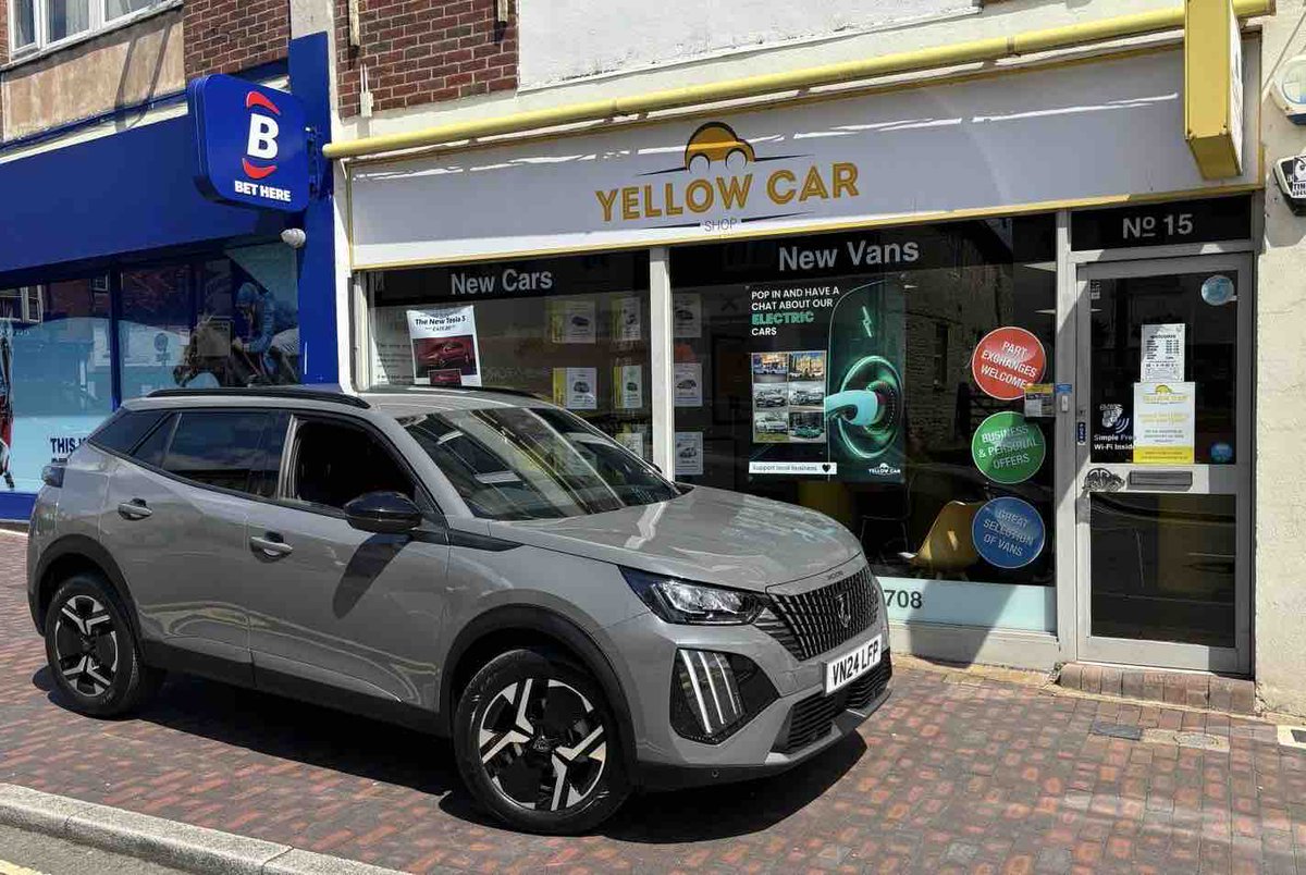 Another Happy Yellow Car Shop Customer 💛 

Enjoy your new wheels 🚘

#newcarday #peugeot #lease #happymotoring #supportlocal
