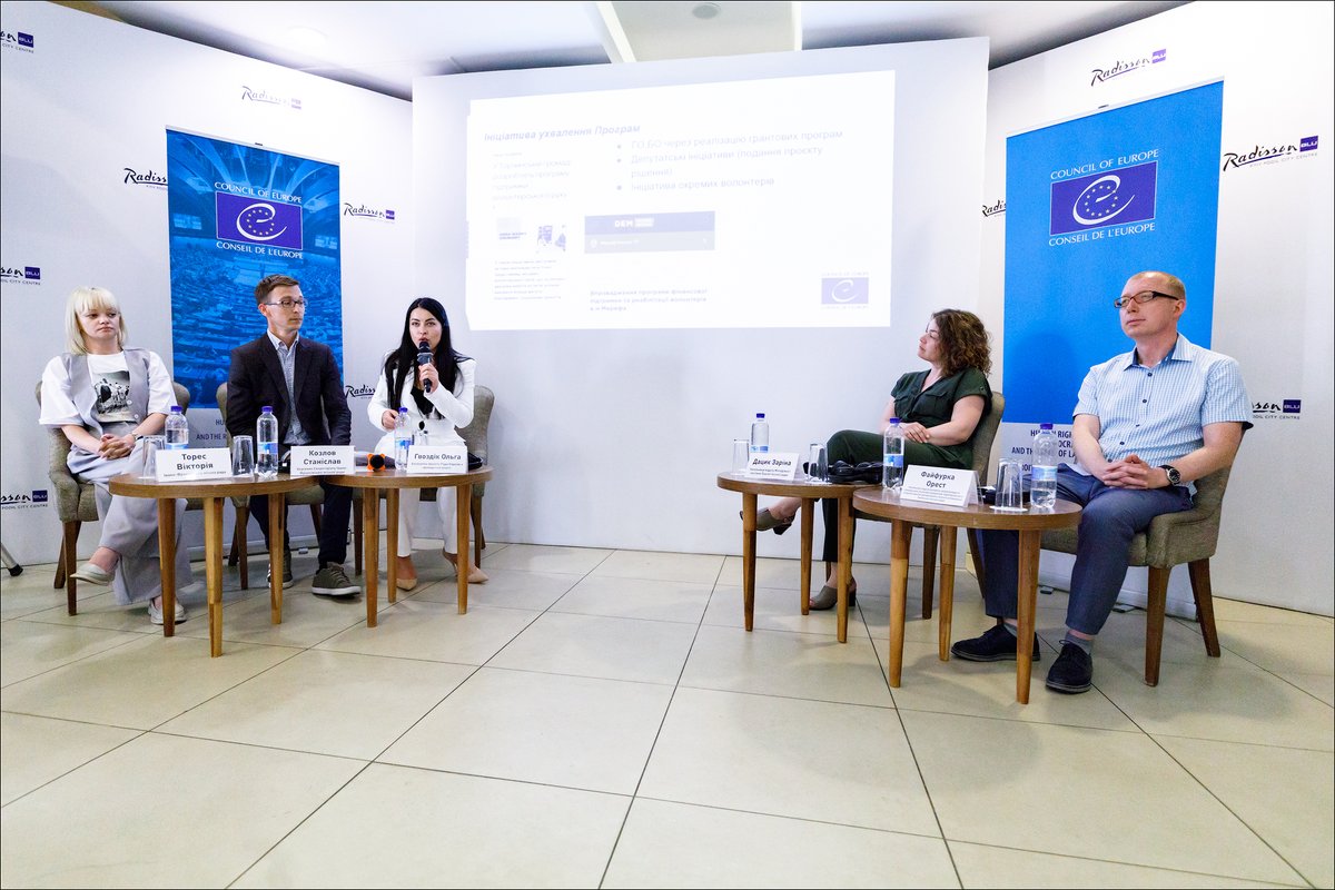 CoEDemocracy's tweet photo. 👏International Conference “#Volunteerism – a prerequisite for building a strong #CivilSociety” - participants from Ukraine, Austria, Albania, Sweden, Croatia, Estonia and Turkiye discussing how to strengthen volunteer initiatives in 🇺🇦 &amp; use their enormous potential! https://t.co/mefY1EV8AA