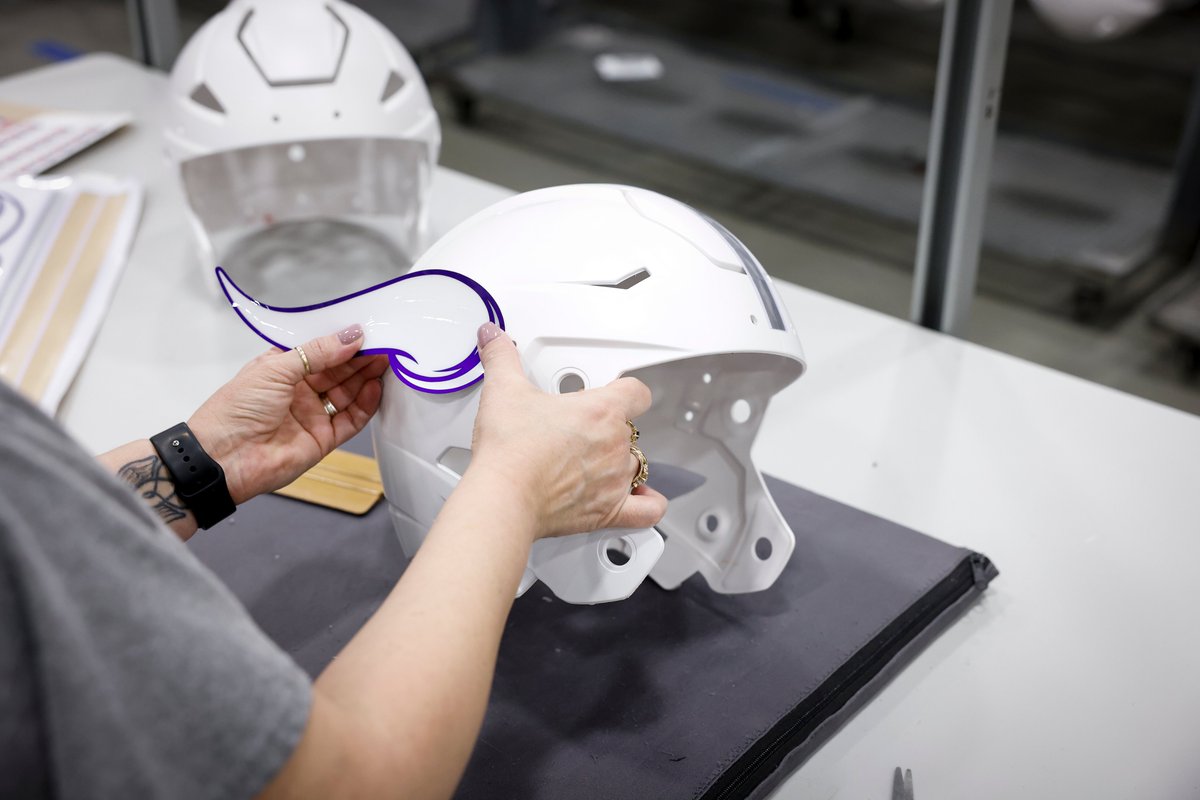 Riddell_Collect's tweet photo. Winter is Coming for the @Vikings 🥶❄️#OnFieldAlt https://t.co/dpozjVJQnF