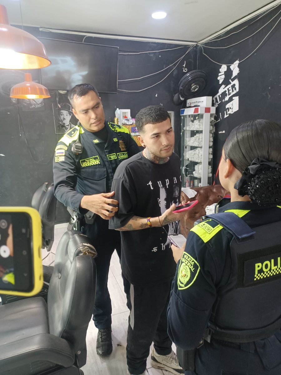 Esto es el colmo: uno de los cinco expulsados que <a href="/MigracionCol/">Migración Colombia</a> entregó hace unas semanas a las autoridades en Venezuela por tener más de cinco anotaciones policivas en Bucaramanga, apareció como si nada de nuevo en la ciudad. 

Ahora será procesado por fraude a resolución
