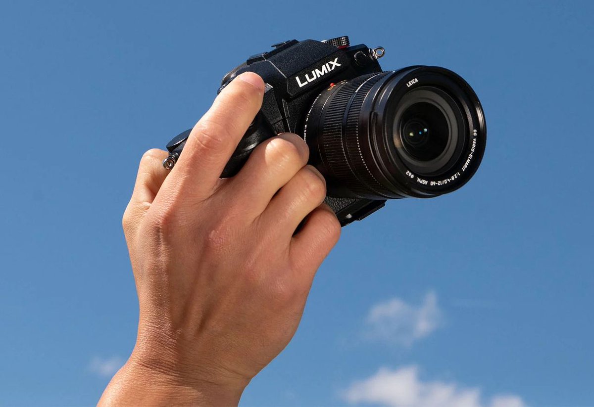 Super_Saiyan756's tweet image. Panasonic Lumix GH7

Specifications :- 
✅ 25.2MP BSI CMOS Micro Four Thirds Sensor
✅ 4K60 4:2:2 10-Bit Unlimited Recording
✅ 5.7K60, 4K120 HFR, FHD 240p VFR
✅ProRes RAW, 32-Bit Float, 13+ Stop WDR
✅ Dual I.S. 7.5-Stop 5-Axis Stabilizer

#Panasonic #LumixGH7