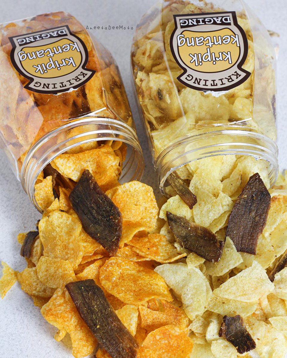MarynShop's tweet photo. *Bismillahirrohmaniirohim,*

*JUAL KRIPIK KENTANG DAGING*
Cocok utk camilan jg teman untuk bersantap, 
-Berat kurleb 250gr
-Tahan selama 4 bulan
-Non MSG

*Tersedia 2 rasa*:
Original (asin gurih)
Pedas (pedas sedang)

Harga per toples 53k
Pengiriman dr Depok &amp; Bekasi
DM please https://t.co/ndBk8WkJVs
