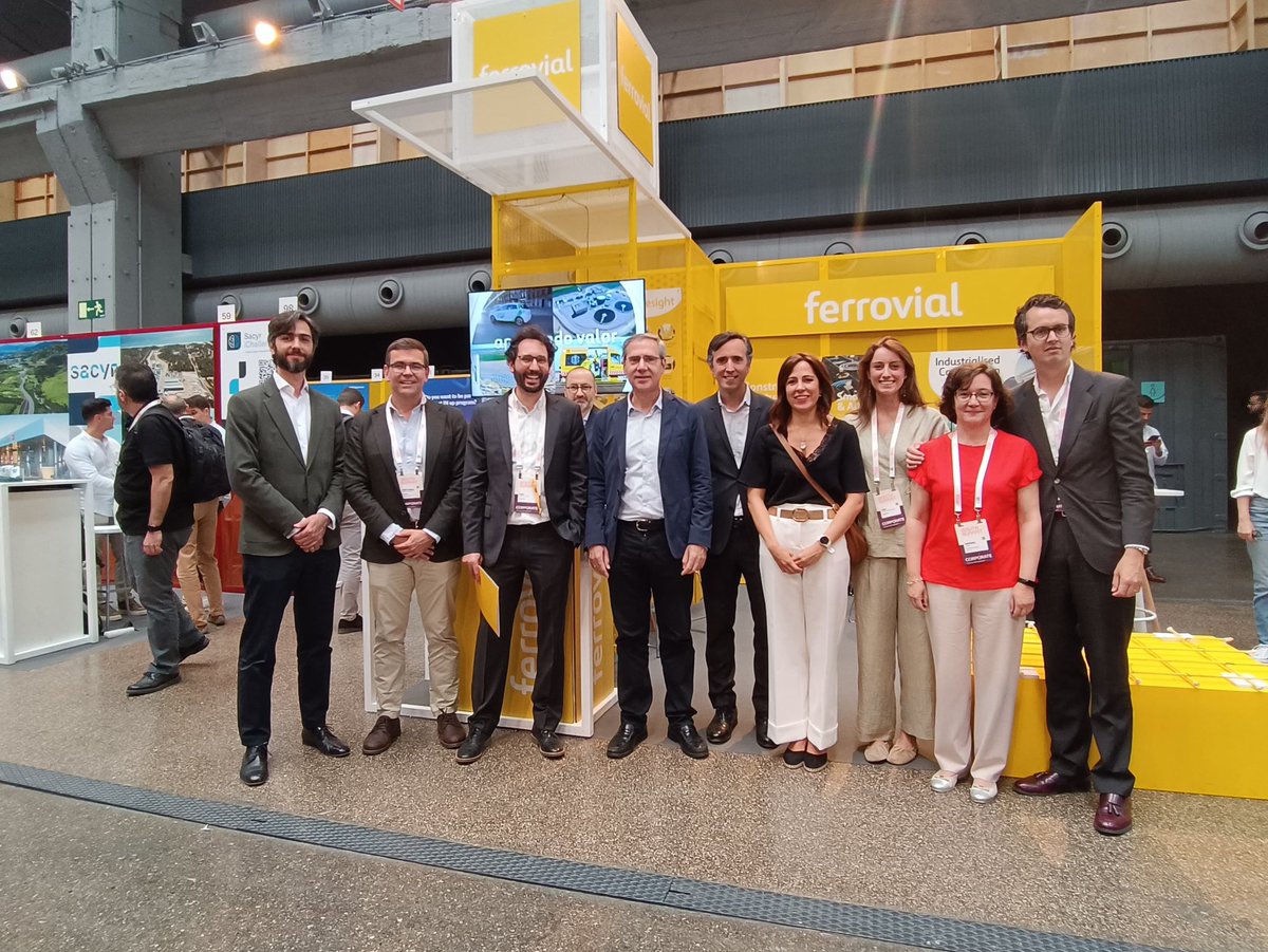 We received a visit from our CEO <a href="/IMadridejos/">Ignacio Madridejos</a> at <a href="/south_summit/">South Summit</a>! Here he is at our stand we hope to see you there this afternoon too 😀#SouthSummit24