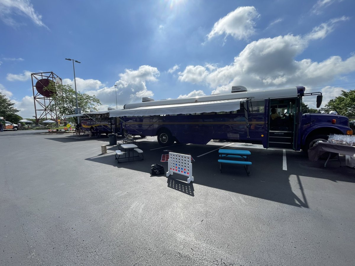 DallaEmerson's tweet photo. What a beautiful day to kickoff @warrencountypl summer reading and our #SFSP24. @KyDeptofEd @kentuckyag @BGISD https://t.co/XTtMTSOgn2