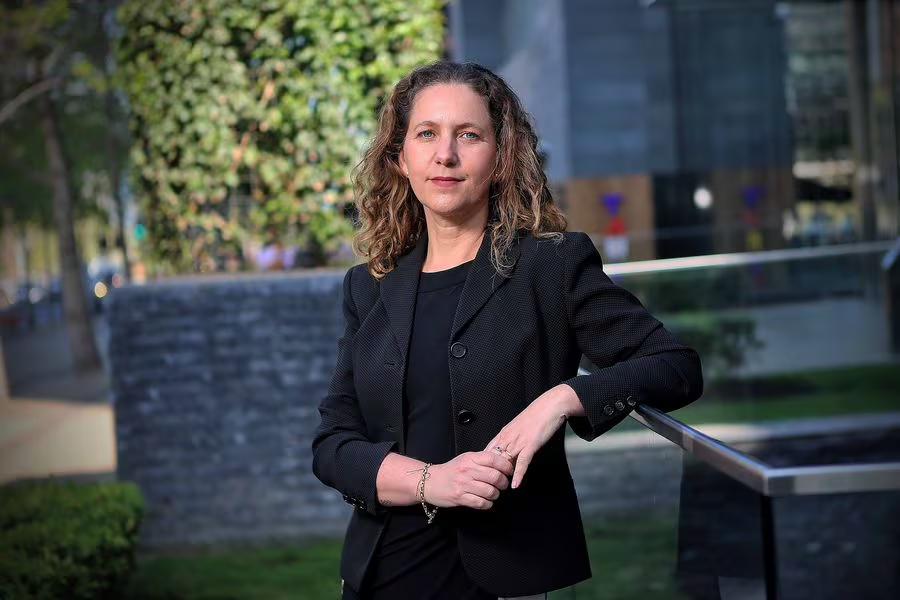 latercera's tweet image. 📈@pulso_lt | Presidenta de la Sofofa, Rosario Navarro, critica “el exceso de regulaciones” y el trato que recibe “la economía formal” bityl.co/QMhf