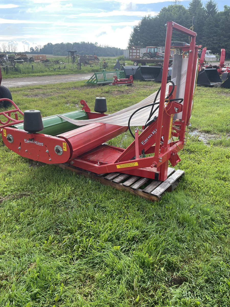 timatconnect's tweet photo. Hopefully the forecast for dry weather holds for next week.  #plant24 has dragged into #hay24 and @ConnectEquip Rockwood is ready for your equipment needs for what could be a very large first cut.  Mowers, tedders, rakes and balers in stock from @MF_NorthAmerica and #Krone. https://t.co/ydlnqQPowe
