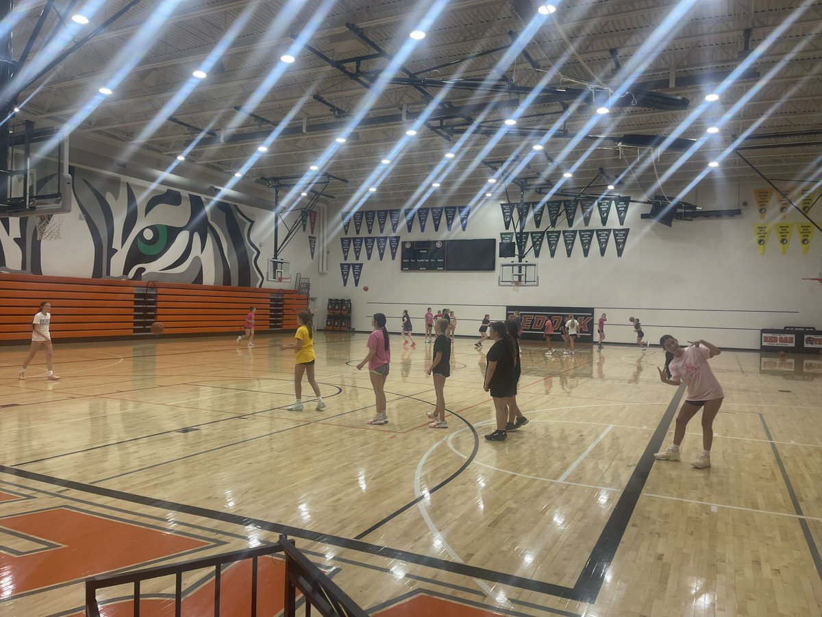 Red Oak Girls Basketball tweet media
