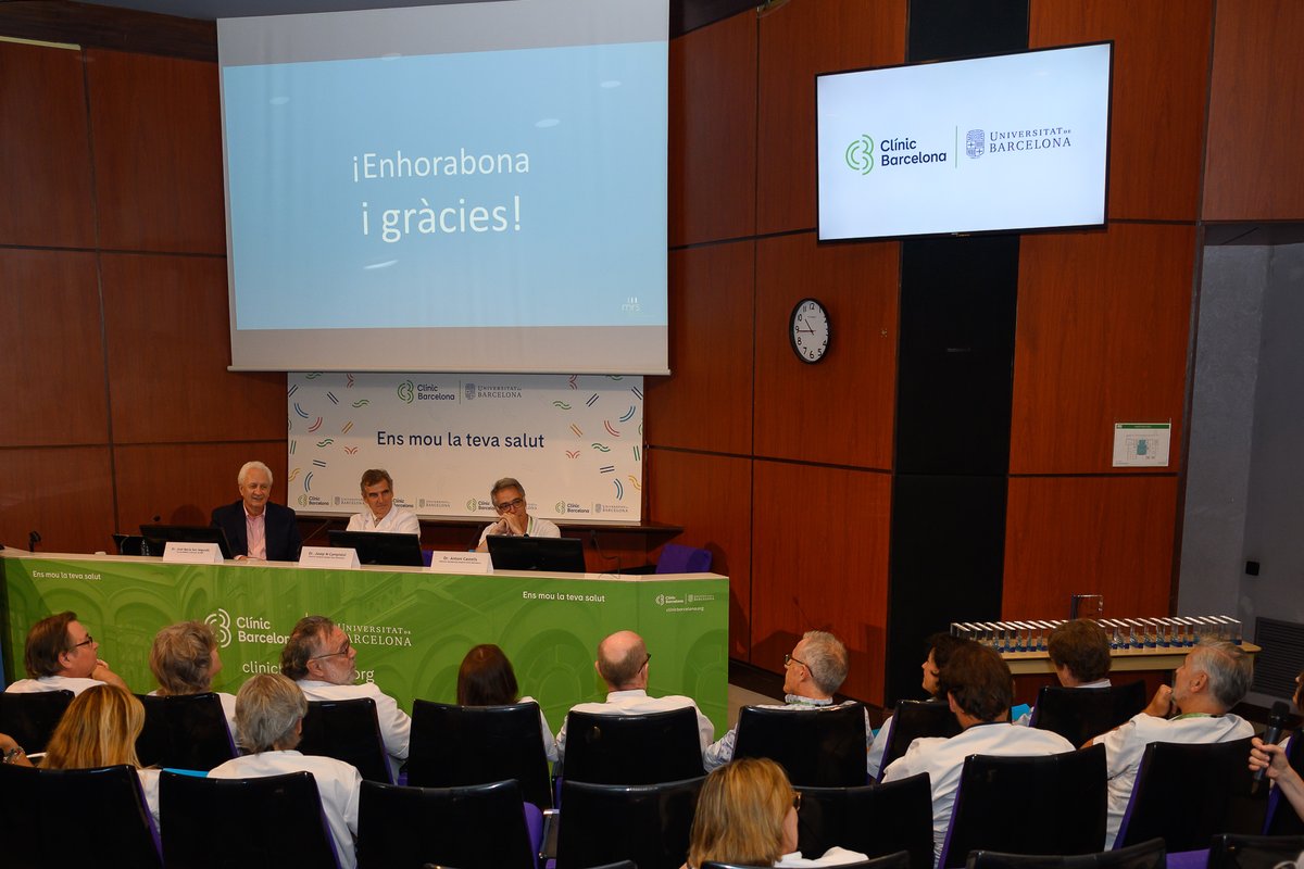 hospitalclinic's tweet photo. 2⃣3⃣ serveis del #CLÍNIC han rebut el diploma de @mercoranking 2023

També ha rebut el reconeixement de:

🔷2n hospital amb millor reputació d'Espanya 
🔷3r hospital amb millor equip de comunicació

➕Info 👉https://t.co/HGLNe8IjfO https://t.co/7bGTwGAw9u