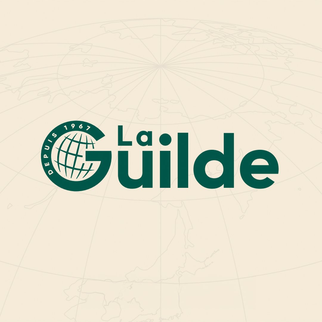 ProgressifMedia's tweet photo. Découvrez comment nous avons transformé l'image de @LaGuilde_Action 🌴 🧳

→ Tout a commencé avec un projet de refonte de site web...

Au fil des itérations avec l'équipe interne de La Guilde, nous avons réalisé que nous faisions face à une marque à deux têtes : une branche aventure et une branche humanitaire, qui avaient du mal à communiquer efficacement via leur outil principal. Alors, que faire ?

Retourner à la source ! Grâce à une vraie collaboration en work in progress avec l'équipe de la Guilde, nous nous sommes retroussés les manches, nous avons revisité l'historique de la marque, exploité la richesse culturelle de La Guilde pour (re)transmettre l'identité et la vision de ses fondateurs.

Au programme :

🚀 Stratégie : définition du positionnement et de la plateforme de marque.
🖊️ Contenu : élaboration du discours de marque.
🎨 Design : refonte de la charte graphique.
💻 Webdesign & Développement : refonte complète du site internet.
=> disponible via ce lien https://t.co/WaNzBydsBA

#Branding #Webdesign