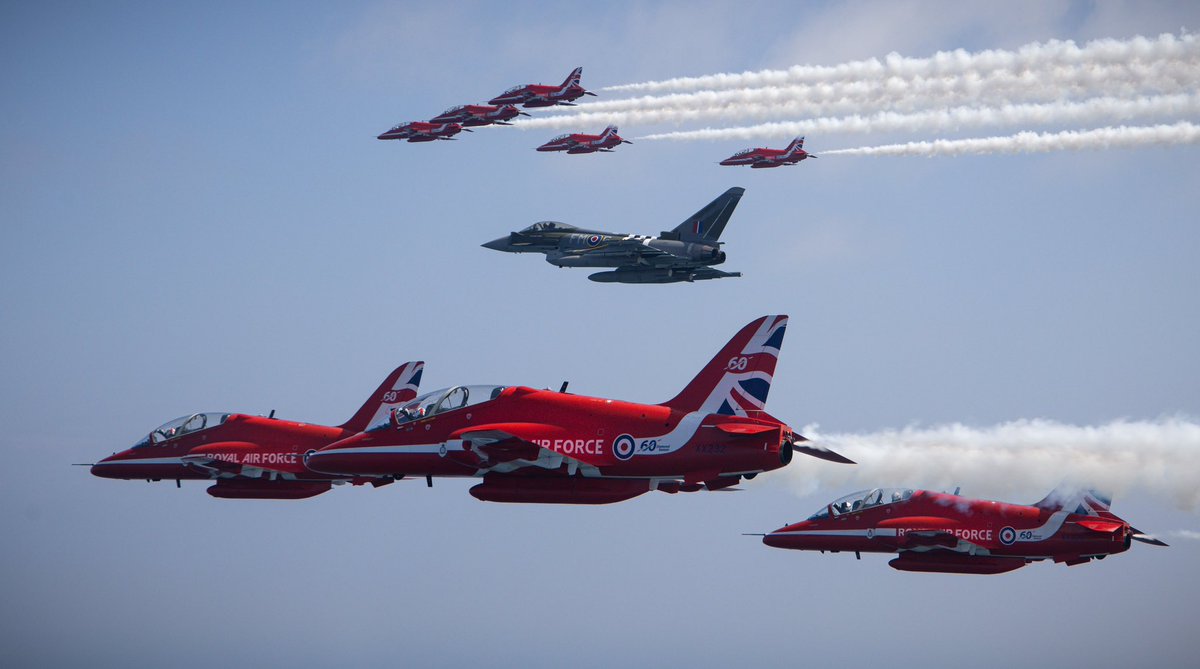 rafredarrows's tweet photo. Remembering the sacrifices made 80 years ago by those involved with the D-Day landings. Earlier today, the #RedArrows and a RAF Typhoon performed a flypast over a commemorative event at the British Normandy Memorial, Ver-sur-Mer.
📸 Cpl Phil Dye. #DDay80 https://t.co/Hw6nLyC12f
