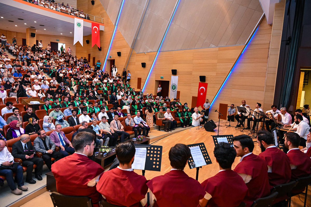 kou92official's tweet photo. Kocaeli Üniversitesi İlahiyat Fakültesi'nin 2023-2024 Akademik Yılı mezuniyet töreni Prof. Dr. Baki Komsuoğlu Kültür ve Kongre Merkezi'nde gerçekleştirildi.

🌐 https://t.co/LCqB5iDXxk https://t.co/TNnqOsd8bN