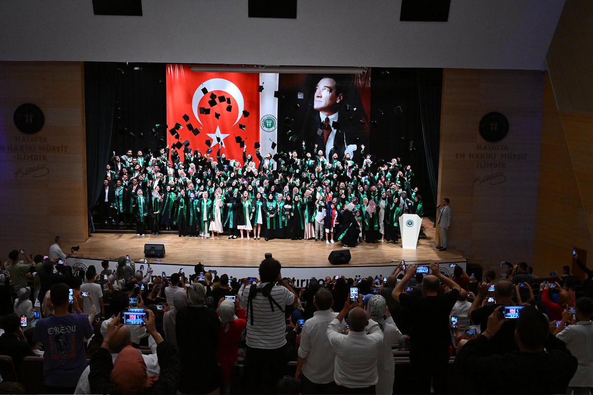 kou92official's tweet photo. Kocaeli Üniversitesi İlahiyat Fakültesi'nin 2023-2024 Akademik Yılı mezuniyet töreni Prof. Dr. Baki Komsuoğlu Kültür ve Kongre Merkezi'nde gerçekleştirildi.

🌐 https://t.co/LCqB5iDXxk https://t.co/TNnqOsd8bN