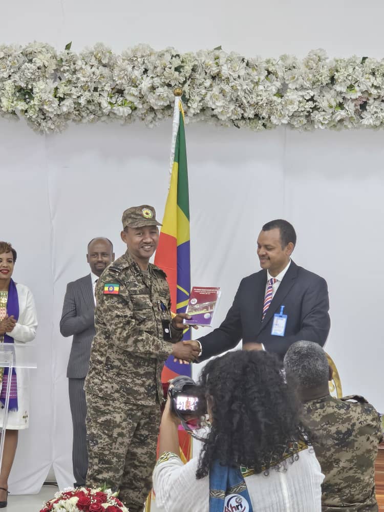 afeworkkassu's tweet photo. @AHRI_ETH signed MoU with #DefenseUniversity to collaborate on #HealthResearch (including cross boarder &amp; hard to reach areas), R&amp;D, TT,  #HealthInnovation, &amp; #HealthHumanWorkforceDevelopment. 

#CollaborationForImpact
#TogetherWeCan

@MekdesDaba 
@dereje_dugumaMD 
@FMoHealth https://t.co/NIVuPllNOR
