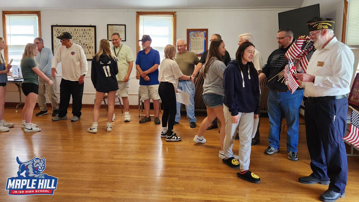 MapleHill_HS's tweet photo. 4th Quarter Gr. 7 Connections Class took one of their final trips of the year to VFW Post 7337 to learn more about it &amp; its members' experiences. Each quarter's class visited the VFW this school year - thank you to Post 7337 &amp; its members for hosting our 7th graders this year! https://t.co/DytA4n4Glm