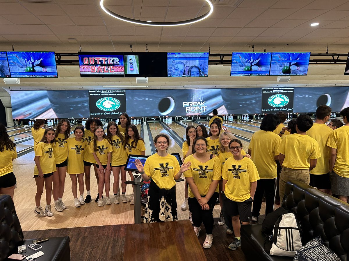 danielle_maher's tweet photo. 8th grade field trip fun @MESMSHorowitz @mesmspta https://t.co/A2NbEMfgB9