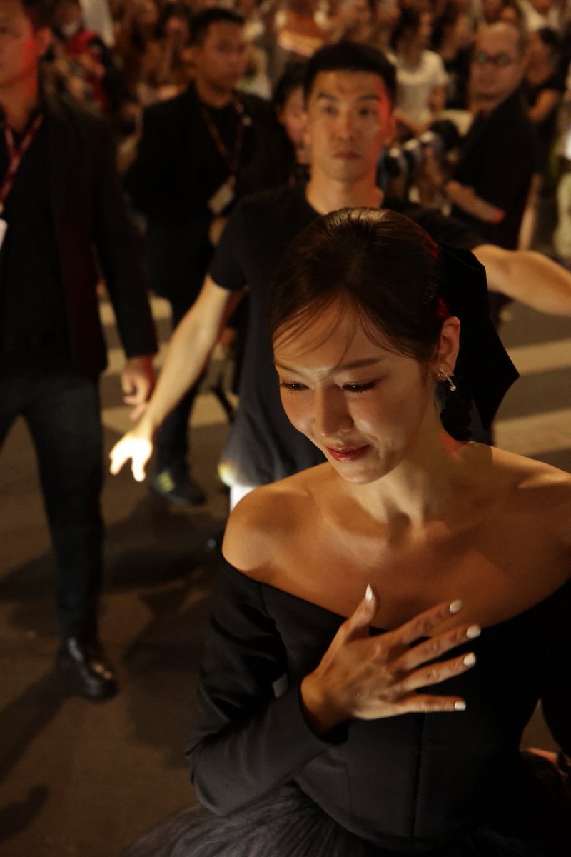 CucumberluvSica's tweet photo. 20240606 Jessica@Franck Muller tonight 💟
Aaaaaaaa~~~~~ 

#JESSICAJUNG 
#JessicainVietnam 

Pictures: J Andrew https://t.co/9WdZpZue1S
