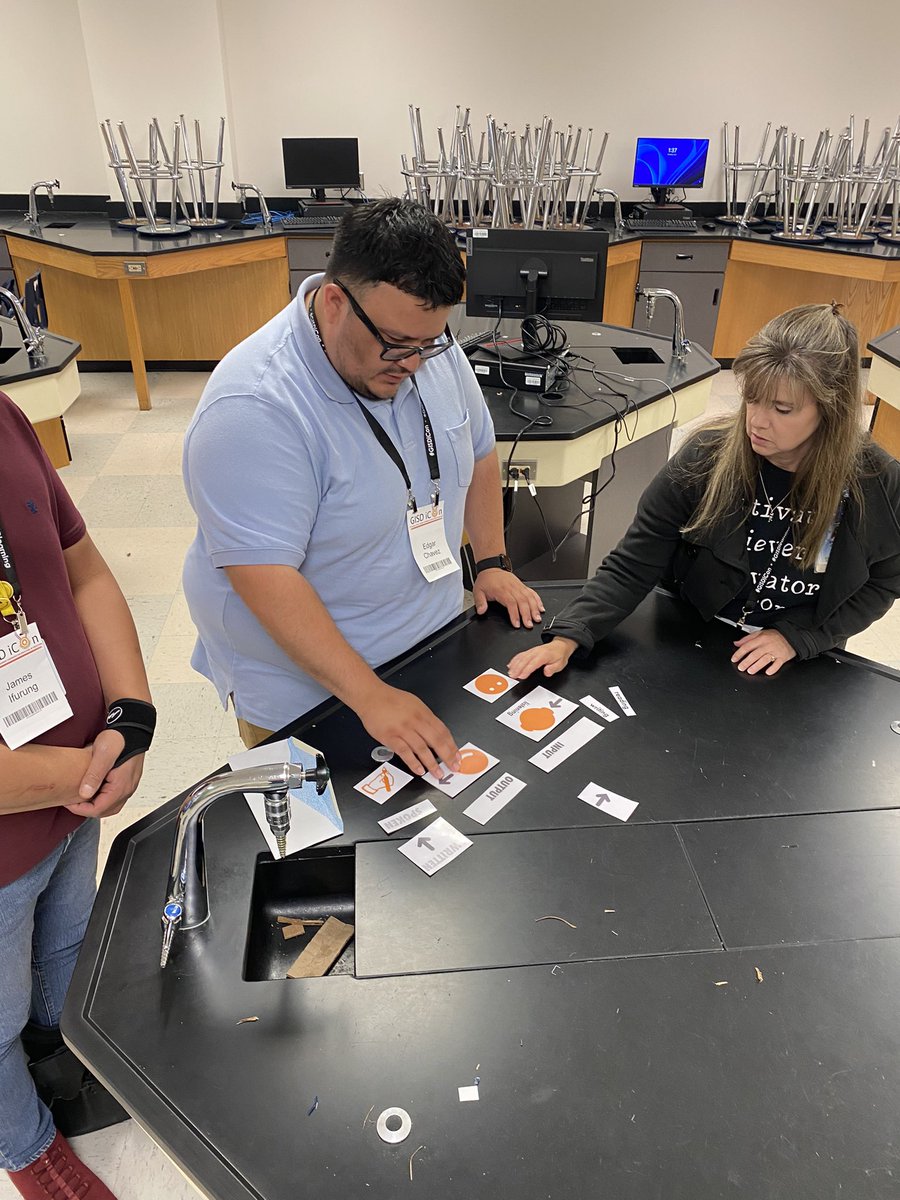 GDeBaunMLP's tweet photo. #GISDiCON was a hit!! Thank you for learning about digital platforms to boost EB success! @GISD4EBs https://t.co/DxXeLs0MDt