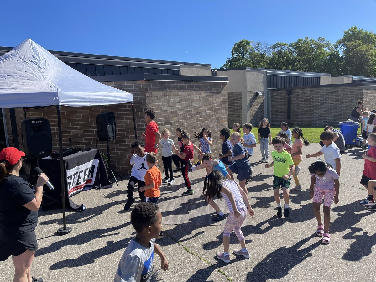 Aaron Benesh tweet media