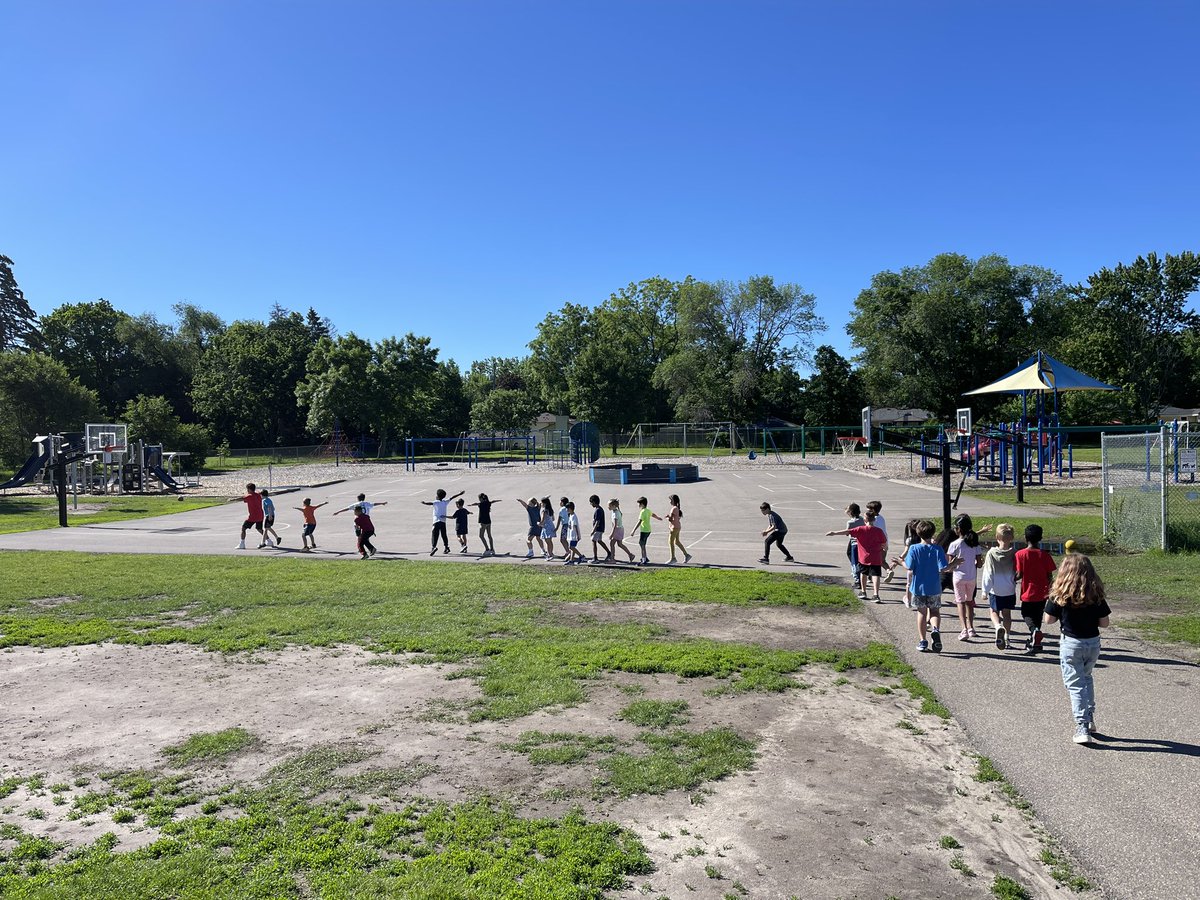 Aaron Benesh tweet media