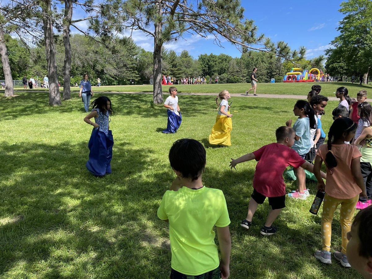 Aaron Benesh tweet media