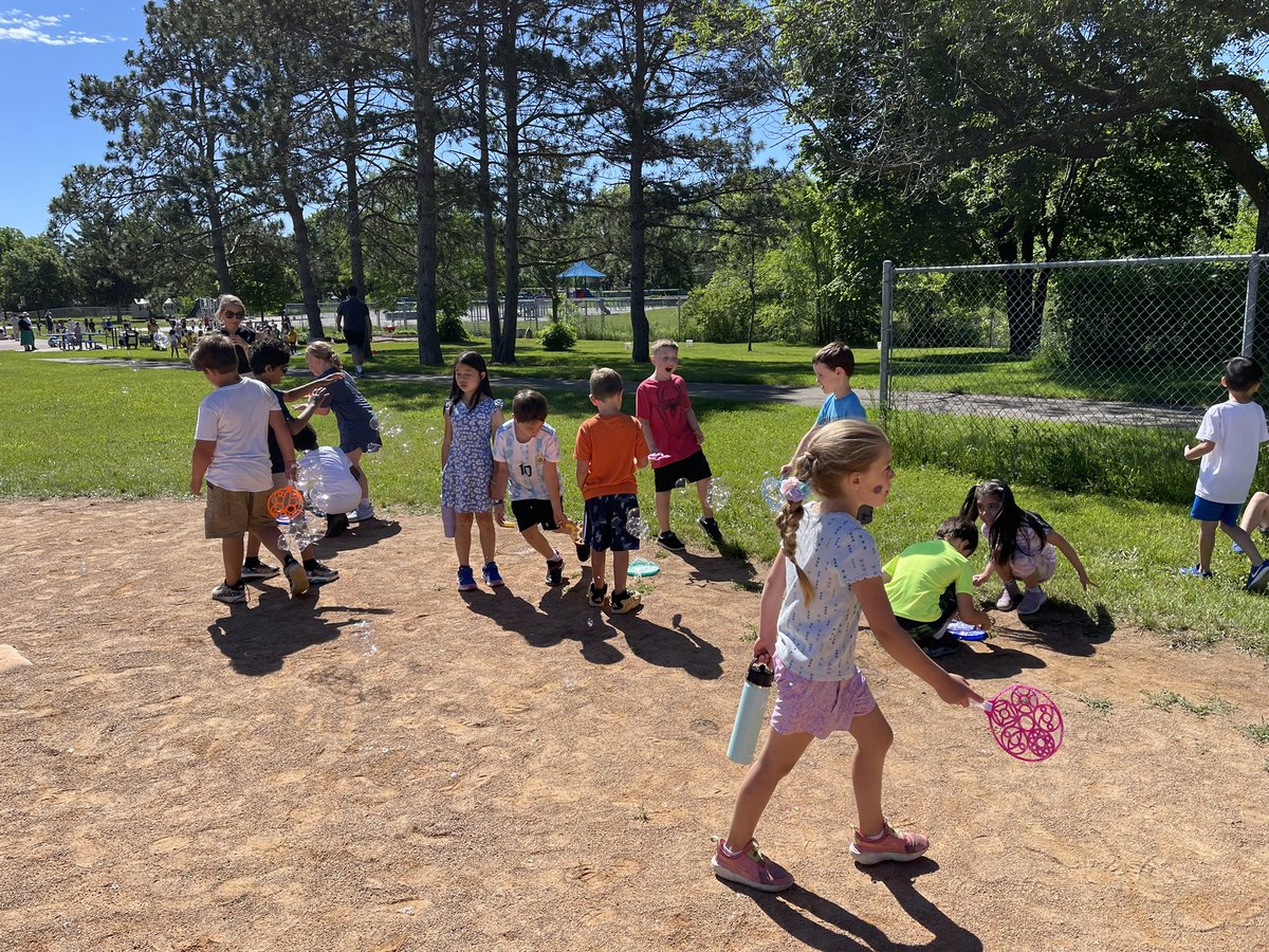 Aaron Benesh tweet media