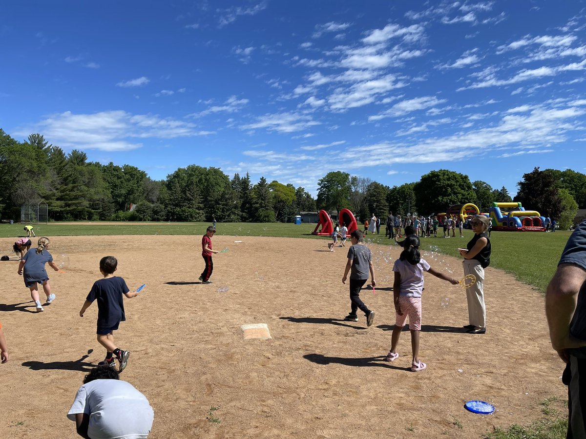 Aaron Benesh tweet media