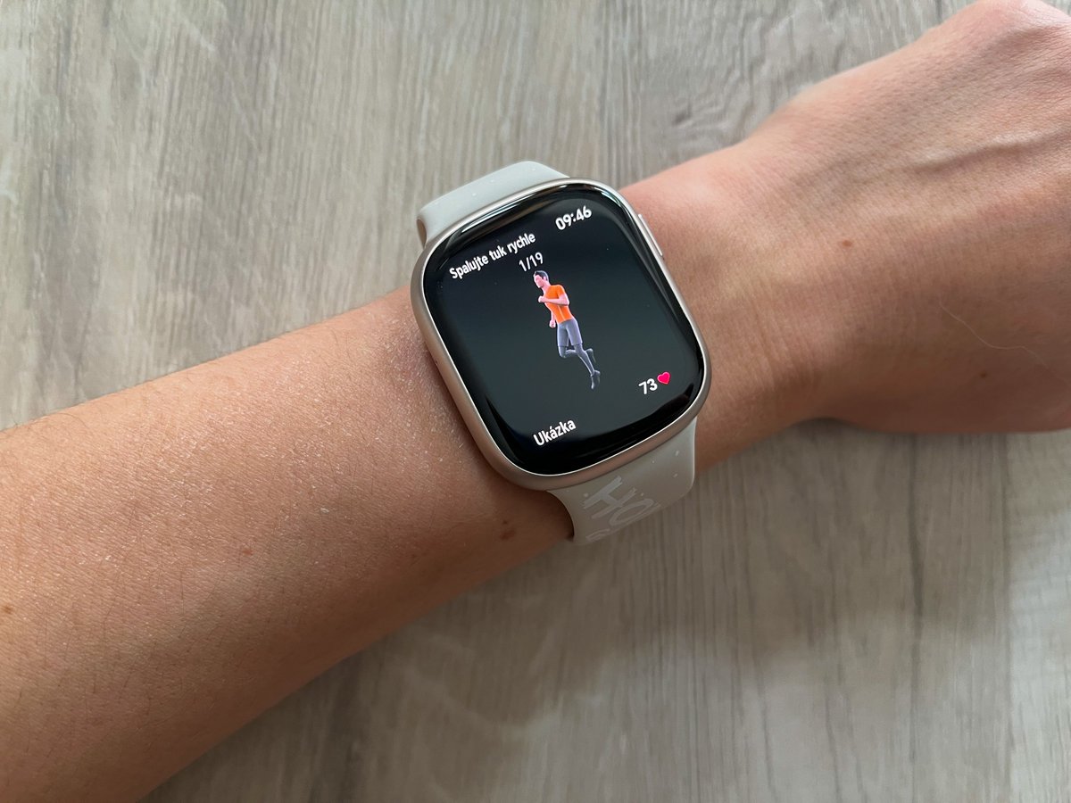 ITmixCZ's tweet photo. Honor Watch 4 ⌚ jsou cenově dostupné chytré hodinky s 
🤙 funkcí telefonování, 
😎 přehledným AMOLED displejem, 
🔋 slušnou výdrží baterie 
🏋️‍♀️ a animovanými tréninky. 

Jestli chcete znát více detailů, klikněte na ➡️ 
https://t.co/RG95z6vxo6 https://t.co/DqhD3DOSP7