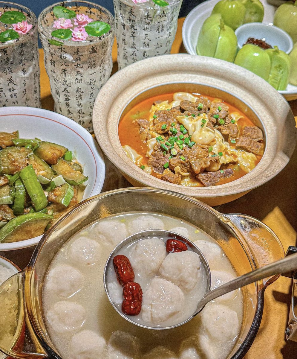 Uyen_13's tweet image. The only person you are destined to become is the person you decide to be ....

#uyen