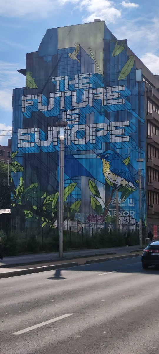 La_FIPEC's tweet photo. L'#Europe ! 
On en parle beaucoup évidemment ces dernières semaines. 
Les Etats ont-ils cédé toute marge de manœuvre réglementaire et législative ? 
Un passage à #Bruxelles, c'est idéal pour mesurer de l’imbrication des enjeux nationaux et européens. https://t.co/NtyBiJaPWR