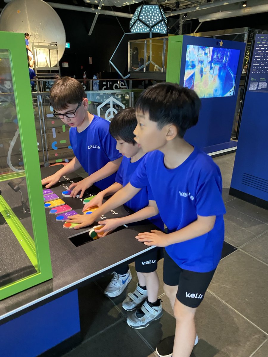 MsMillersClass2's tweet photo. Loving our time at the Science Museum. ⁦@KellsElementary⁩ https://t.co/CD4TpTnxJh