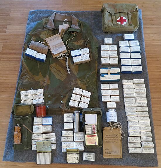 Hoy hace 80 años del desembarco de Normandía, los sanitarios, en este caso británicos, llevaban kit como este durante la Segunda Guerra Mundial.