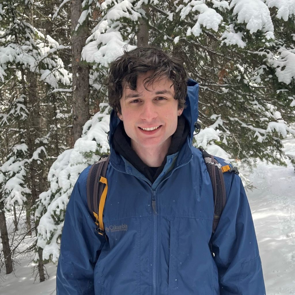 👀Behind the Paper!👀

🌡️<a href="/NoahLeith/">Noah Leith</a> explains his research on the effect of thermoregulation on treehopper survival and reproduction. He delves into the joys of temperature models &amp; how he came to study animal communication &amp; physiology🪳 

Read it here👇 
buff.ly/3RaUHxZ