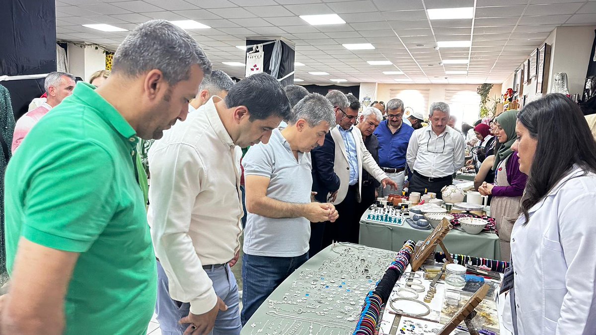 midyatilcemem's tweet photo. Kaymakamımız Sn.@omerfrkozdemir, İlçe müdürümüz @abdurrahimdmr47, Şube Müdürlerimiz, kurum müdürleri ve STK Temsilcileri ile beraber @Midyathem "Hayat Boyu Öğrenme Haftası" etkinliklerine katıldılar.
@Yusuf__Tekin
@Murat69_Demir
@midyatkaymakam
@abdubakitek
@tercanfaruk https://t.co/FoSjaycnVO