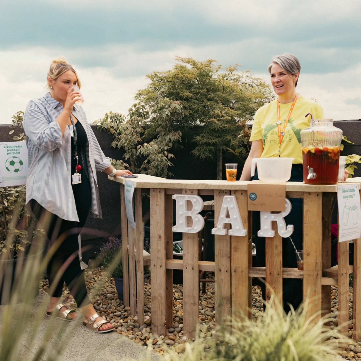 GreenRoofProject (@greenroofmk) on Twitter photo Happy World Green Roof Day! 🪴 🌱 🌿 🌾 🌵 🏵 To celabrate, we co-hosted the <a href="/MKYMCA/">YMCA Milton Keynes</a> Community Lunch on their Green Roect roof! What a fun day with <a href="/HomegroundMK/">HomeGround MK</a>. Thanks to everyone for support #WGRD2024 Happy World Green Roof Day! 🪴 🌱 🌿 🌾 🌵 🏵 To celabrate, we co-hosted the <a href="/MKYMCA/">YMCA Milton Keynes</a> Community Lunch on their Green Roect roof! What a fun day with <a href="/HomegroundMK/">HomeGround MK</a>. Thanks to everyone for support #WGRD2024