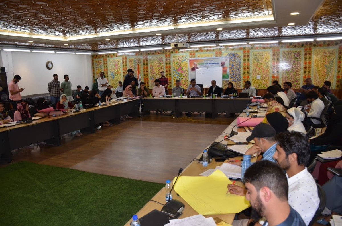 jkrddpr's tweet photo. #RDPR organized a two-day workshop on #VRPR & #GPDP in Srinagar. Secy RD&PR Dr. Shahid Iqbal Choudhary urged active #SHG participation in village development plans. Over 200 participants were trained as #mastertrainers, focusing on essential skills for effective implementation… https://t.co/EL09vTkYyd
