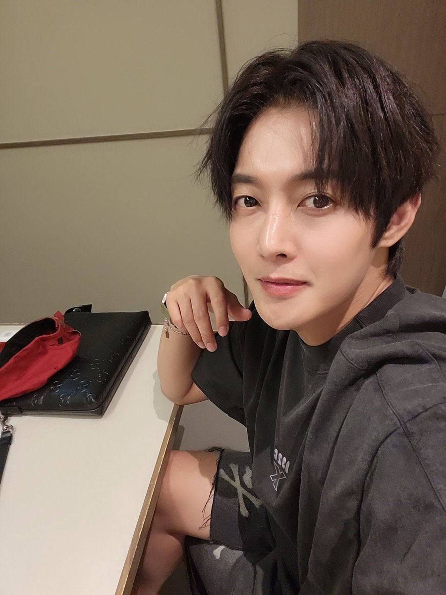 khj_heneciatwt's tweet photo. #kimhyunjoong
#HENECIA
#김현중  
#キムヒョンジュン 
#金賢重 https://t.co/ZX6vcWx3el