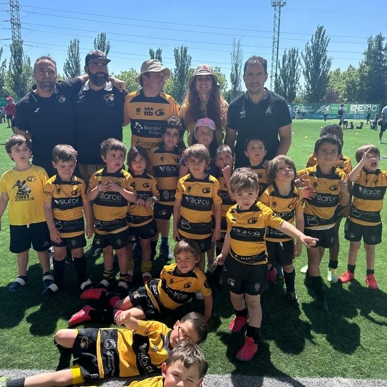 El color gualdinegro volvió a brillar el pasado fin de semana.
Festival Nacional de  M6, M8 y M8, organizado por los amigos de CRC Pozuelo.
El futuro de nuestro Club esta garantizado.

#LateConNosotros
#SomosCantera💛🖤