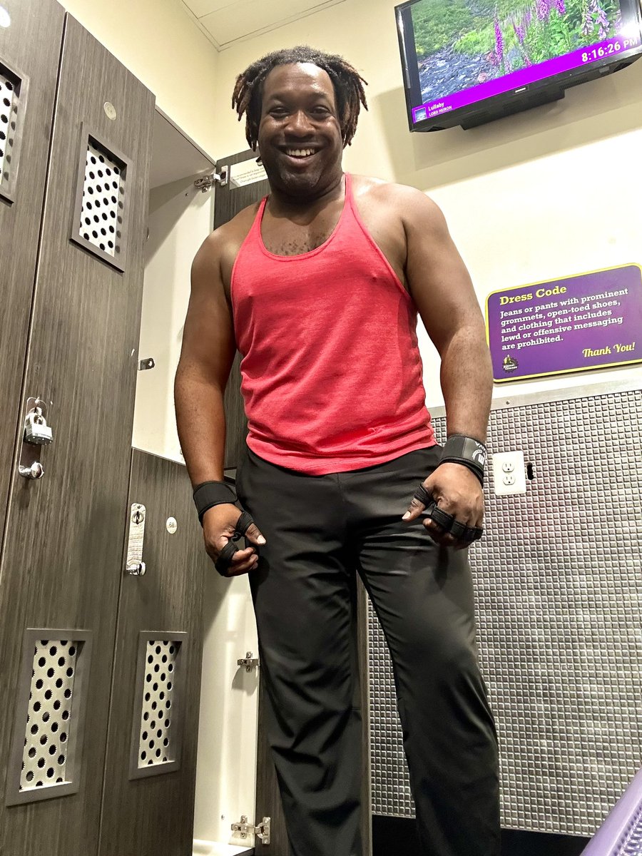 DavidIfill2's tweet image. Did some light work yesterday. I look pretty good in Red ❤️❤️❤️ #WorkoutMode