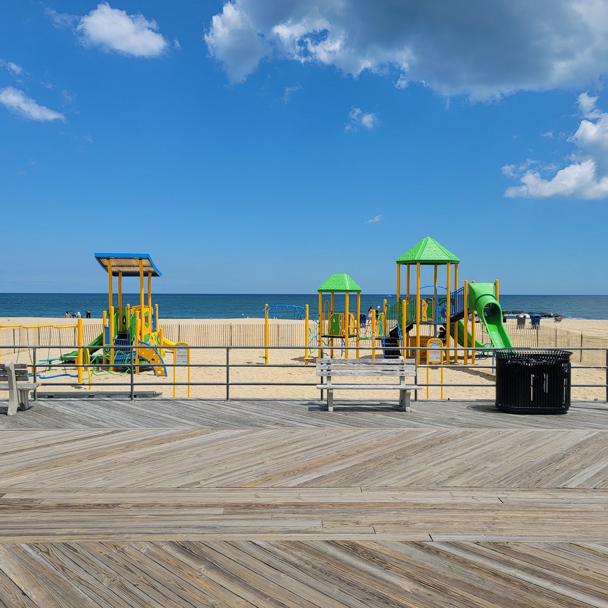 The City of Asbury Park recently completed installation of a new playground on Asbury Park Beach at 2nd Avenue. The playground is free to the public—beach passes are not required for entry.