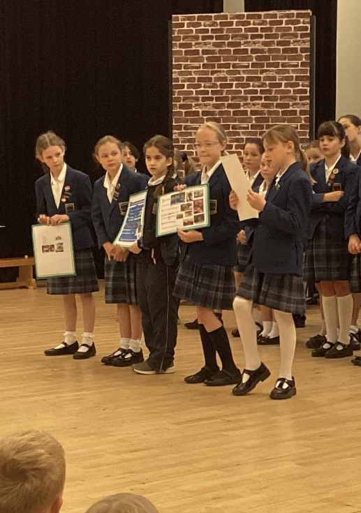 SaintNicksSch's tweet photo. To mark World Environment Day, 5th June, Mrs Peckham and the eco committee held an assembly yesterday. Pupils were thrilled to share their journey and success in attaining the School’s Green Flag with Distinction.
#StNicksEcoClub #StNicksLower #StNicksCommunity https://t.co/EhOSoxGOWi