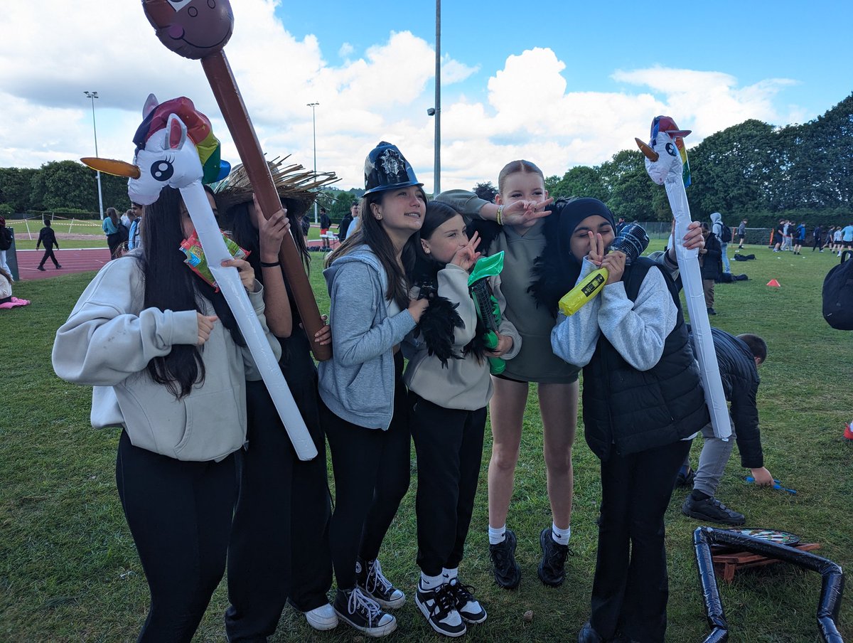 MorganartDD's tweet photo. @morganacademy1 Sports Day!! https://t.co/EEDfIfbt9o