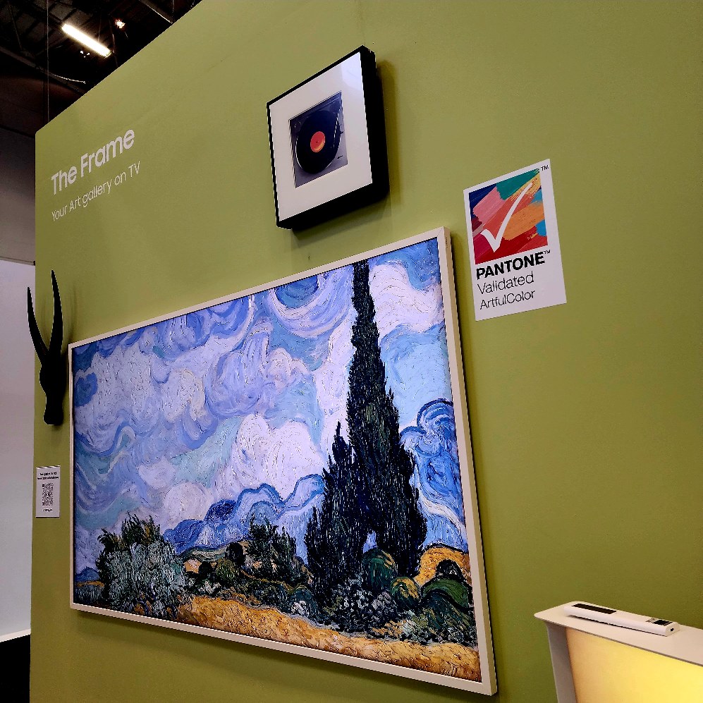 SamsungSA's tweet photo. The writing's been on the wall, and now the music is too 🎶! Introducing The Music Frame – Essential, Innovative, Harmonious 💙. #DecorexCT #Decorex2024 #SamsungBespoke #Samsung @decorexSA https://t.co/bWvEnlcCdL
