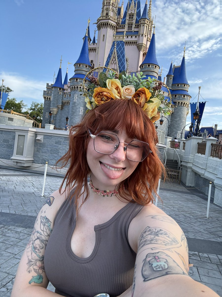 rooshitposts's tweet photo. Disney movies and chill? 😋 https://t.co/lE5PPPboUl