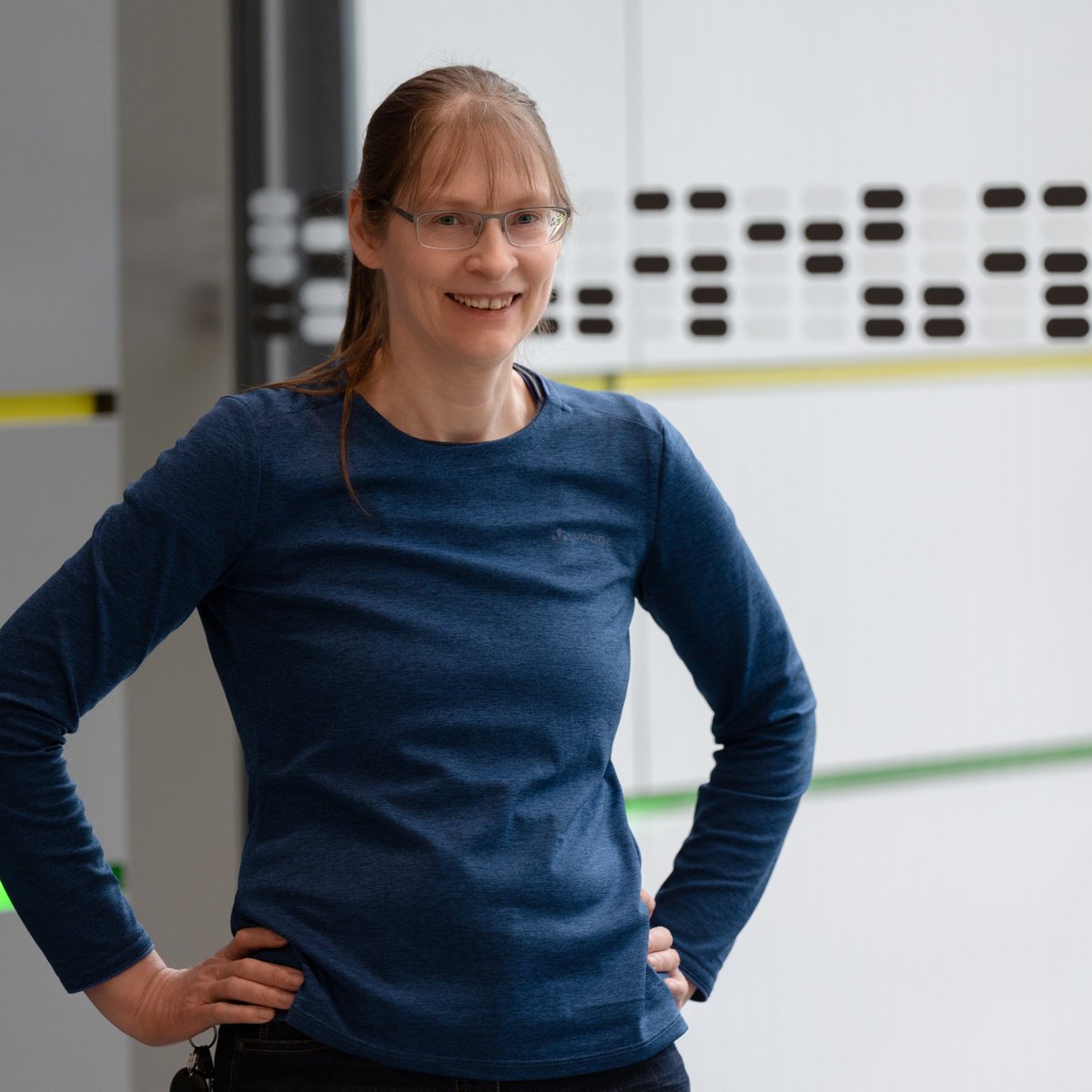Uni_MR's tweet photo. Mit dem Projekt #FUMBIO wollen die Forschenden um Anke Becker @SYNMIKRO #Bakterien dazu bringen, das #Treibhausgas #Kohlendioxid in nützliche Stoffe zu verwandeln, mit dabei die @BASF_DE , mehr dazu hier: https://t.co/8BoIazHawx / #UniMarburg @mpi_marburg  Foto: R K Wegst https://t.co/8lj9qE38jU