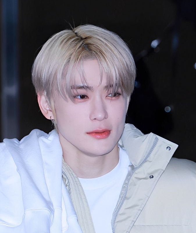 데이 tweet media